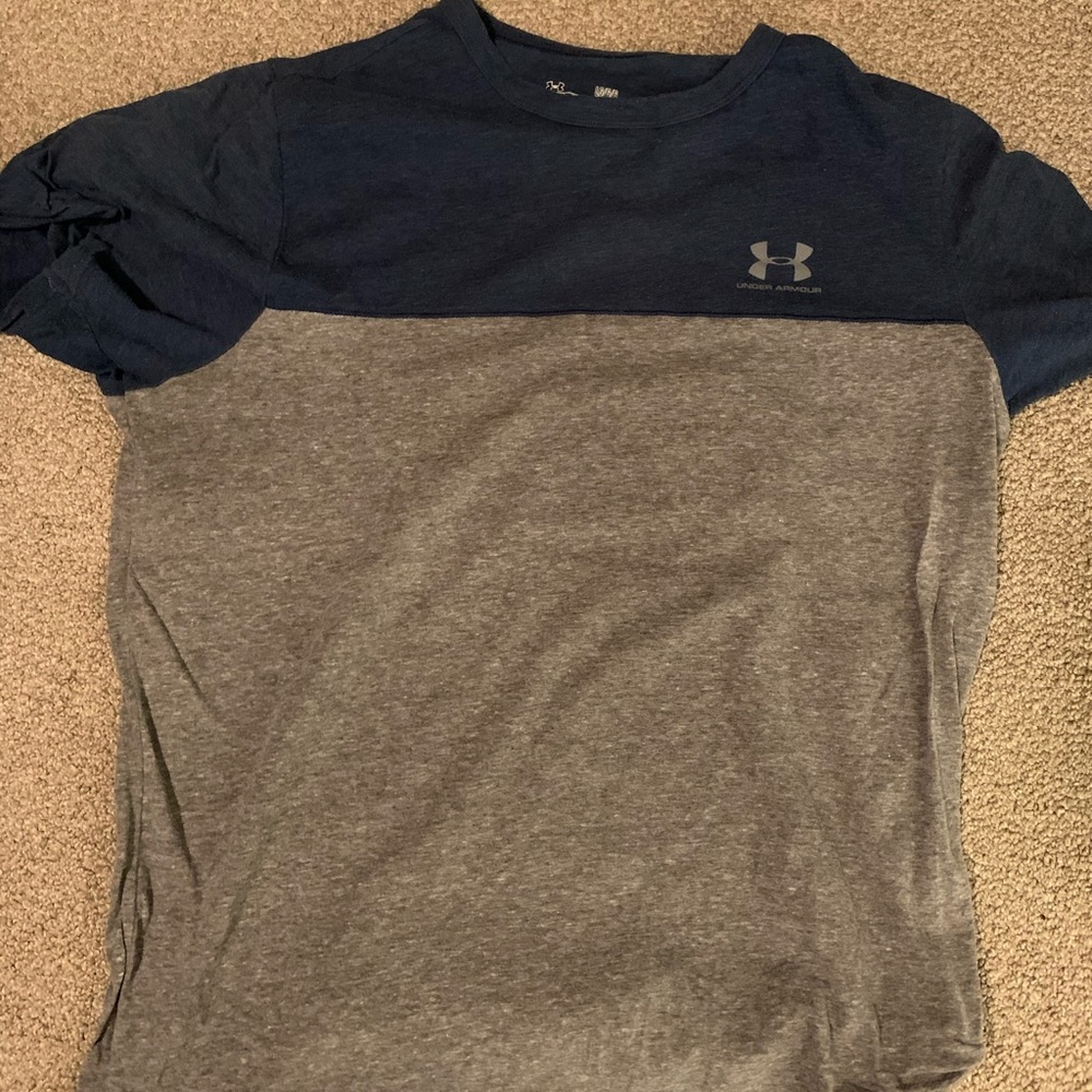 Under armour t shirt